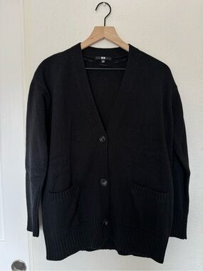 Uniqlo Black Wool Blend Cardigan Size Small